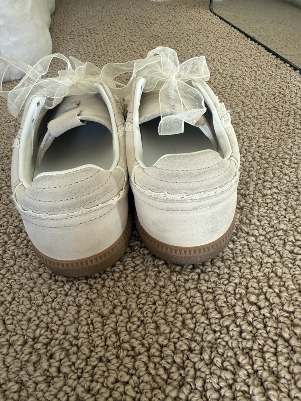 ALOHAS Cream Suede Sneakers with Organza Ribbon - Picture 5 of 6